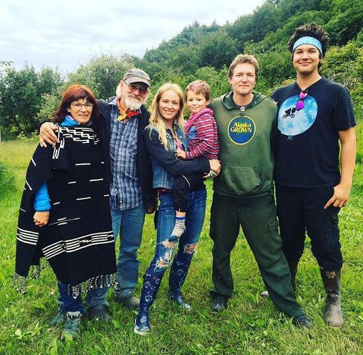 Image of Jewel Kilcher with her family